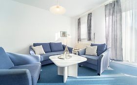 Ferienwohnung Deichbrise mit Terrasse im Kaiserhof 1